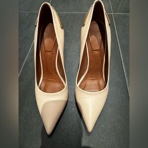 Givenchy Cream Pointed Toe Women's pumps size 37 1/2
